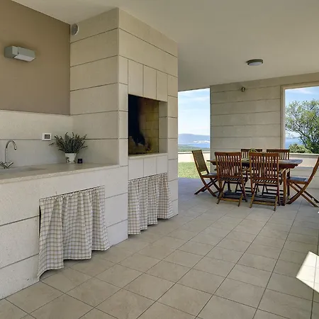 Luxurious With Pool In * Kavran