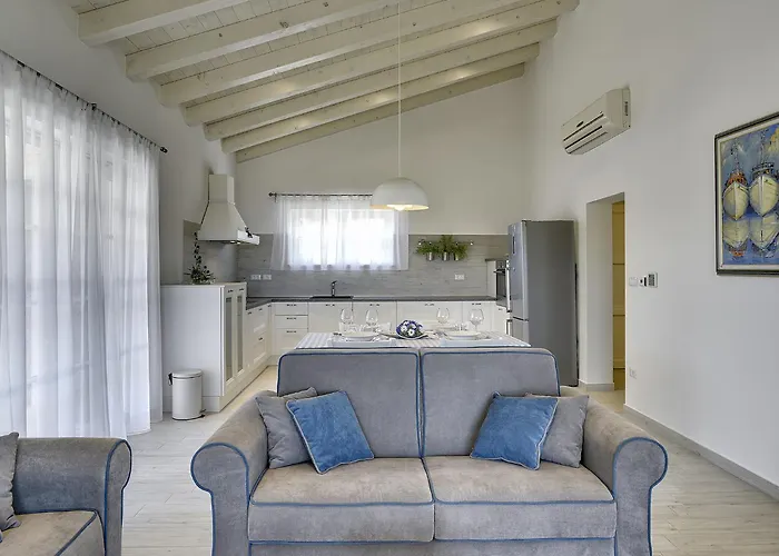 Luxurious With Pool In 펜션 Kavran