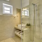 Semesterbostad Luxurious With Pool In