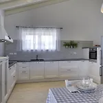Luxurious With Pool In * Kavran
