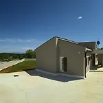 Luxurious With Pool In