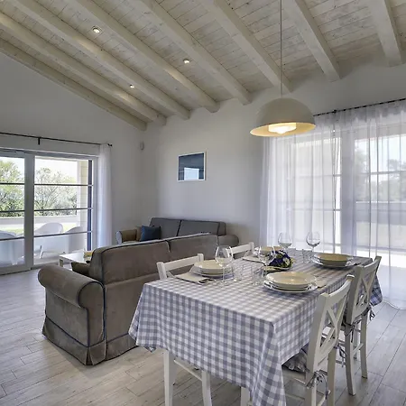 Luxurious With Pool In Semesterbostad *